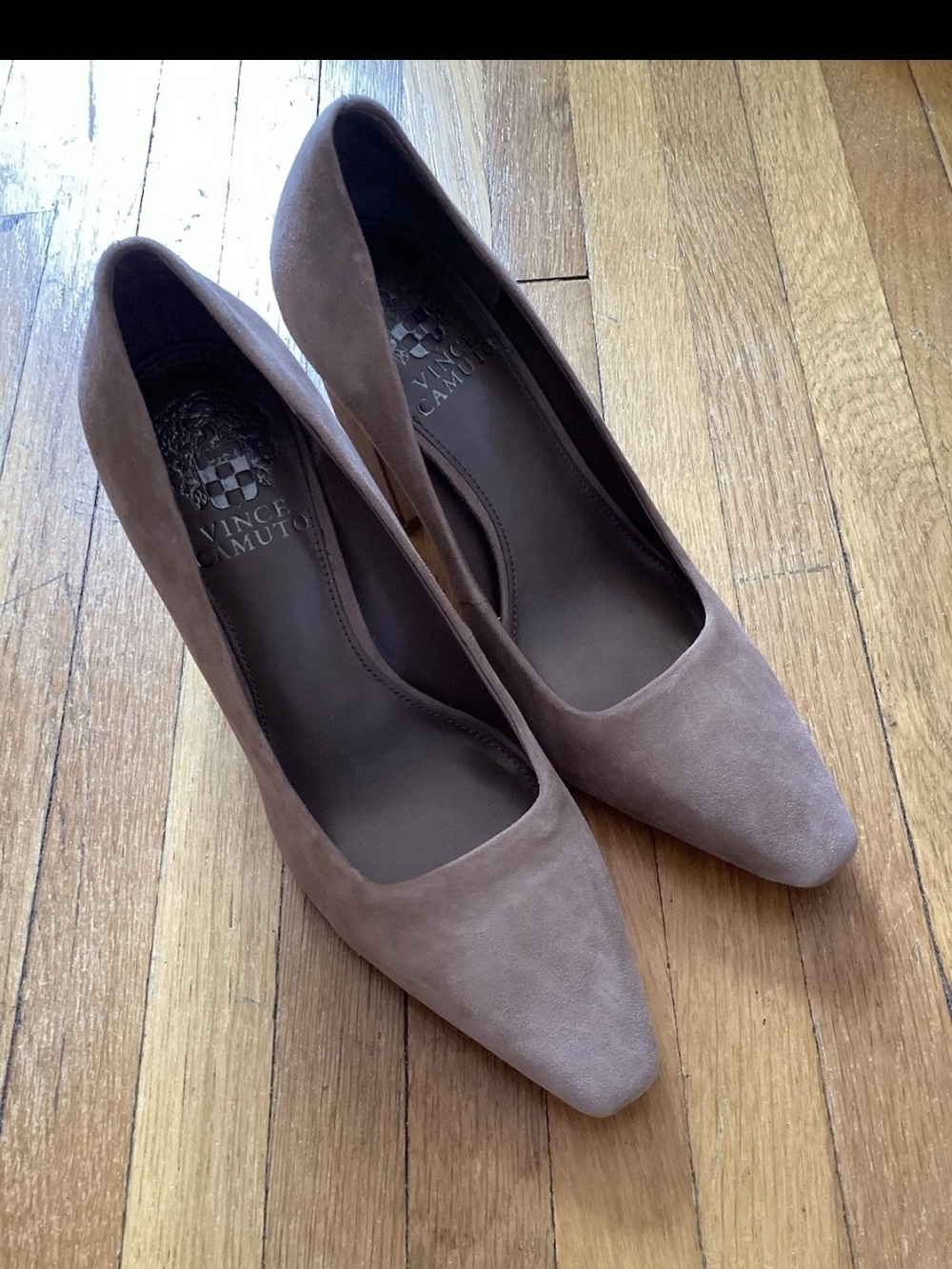 NWOT Vince Camuto Ladies 6.5 / 37 Light Tan Nubuck Heels,Never Worn,MINT